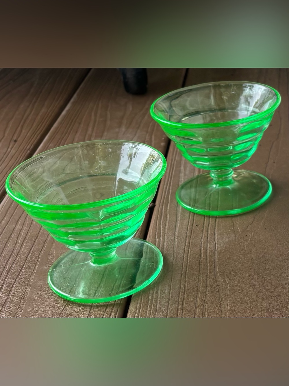 Set of 2 Vibrant Green Glass Dessert Cups